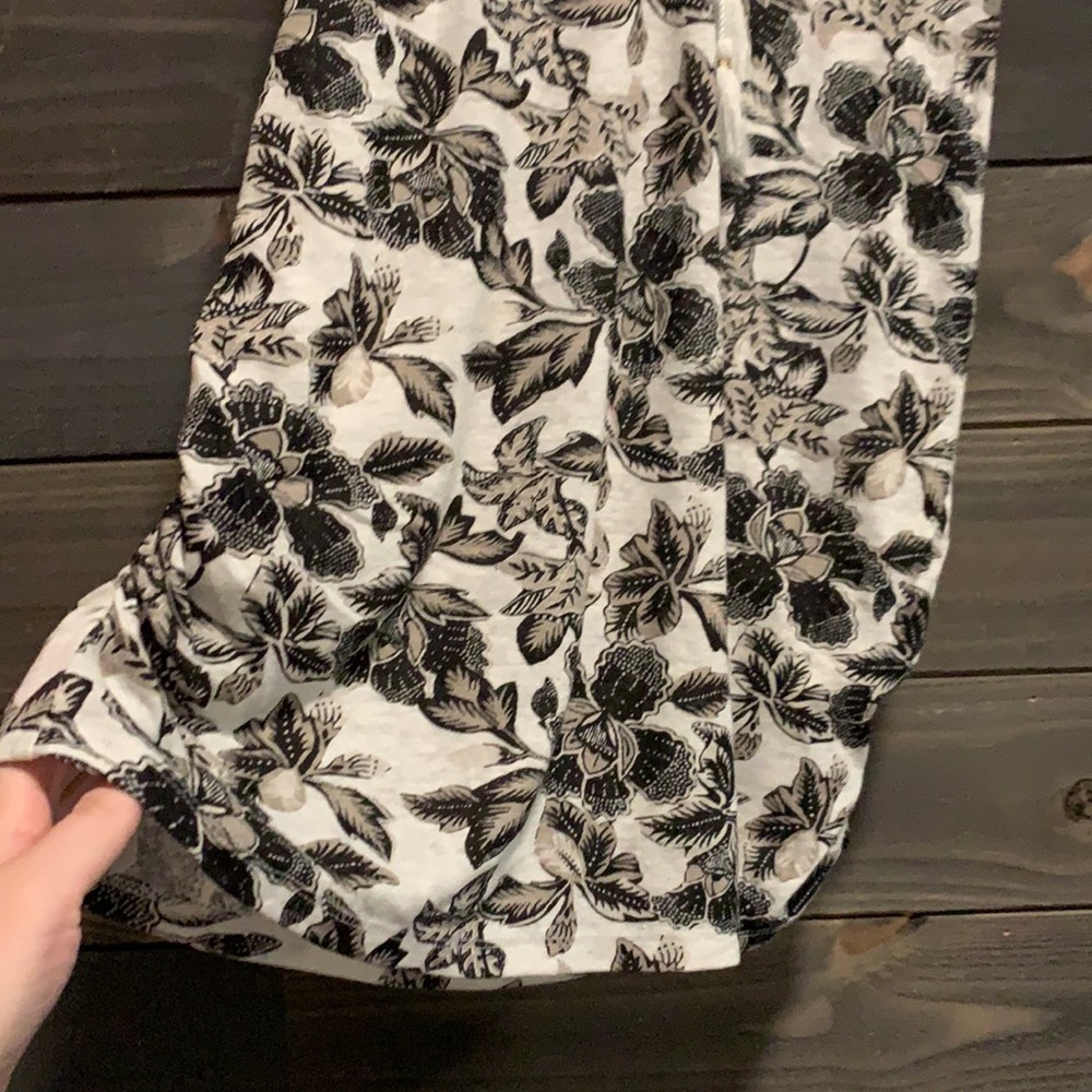 Old Navy Maternity Top - Picture 4 of 5